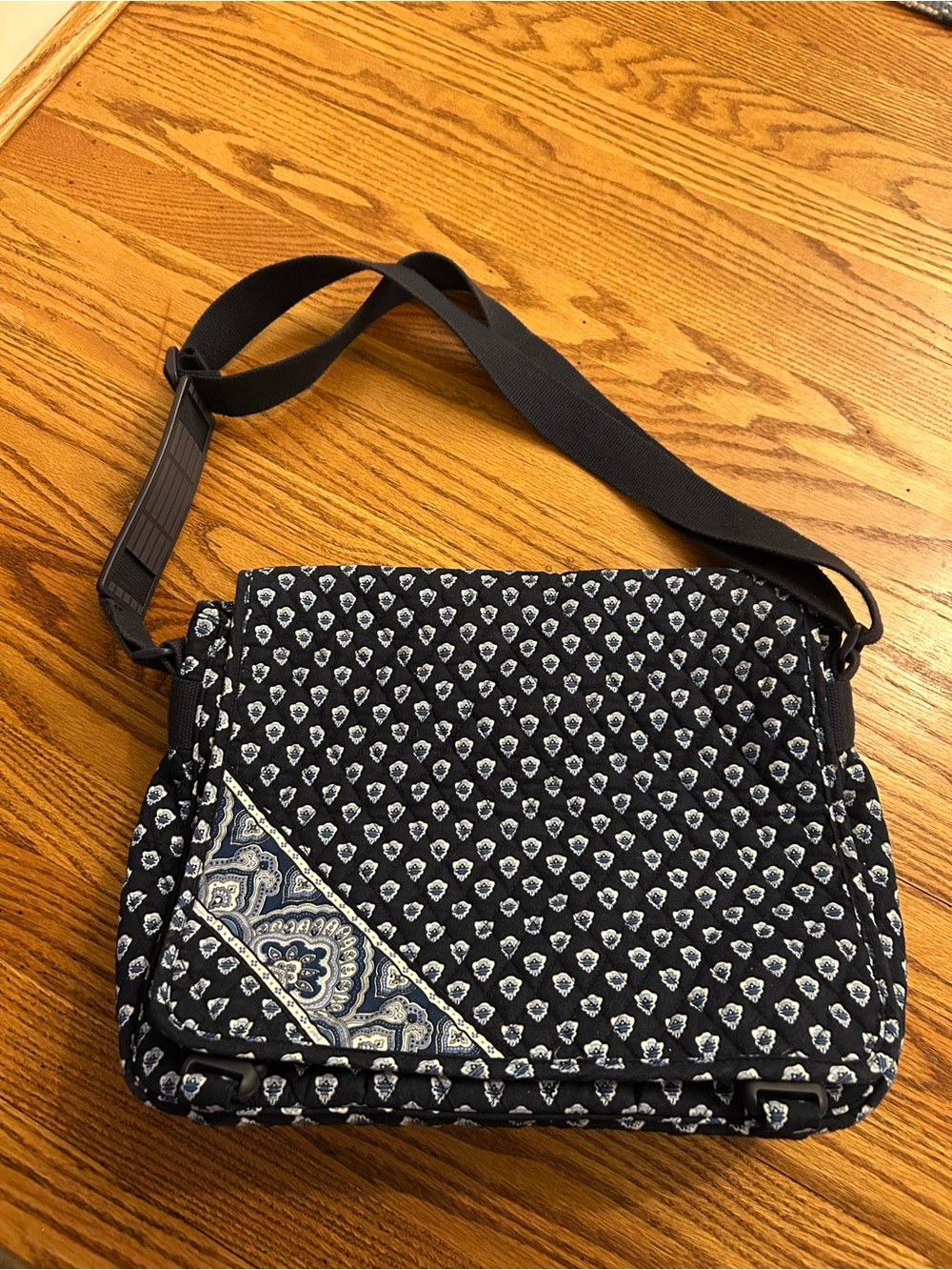 Vera Bradley Messenger Bag Nantucket Navy